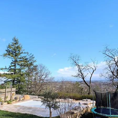 Будинок відпочинку Le Clos De La Bambouseraie Бон